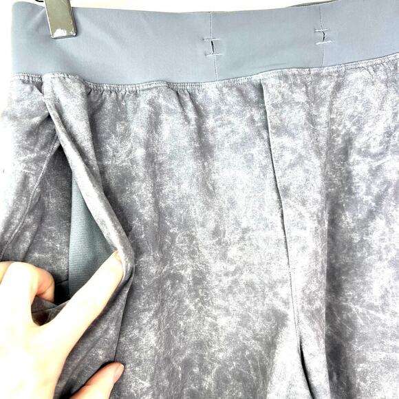 Lululemon T.H.E Short 9" Linerless Men's Small Grey Gray Printed Athletic - Picture 5 of 7